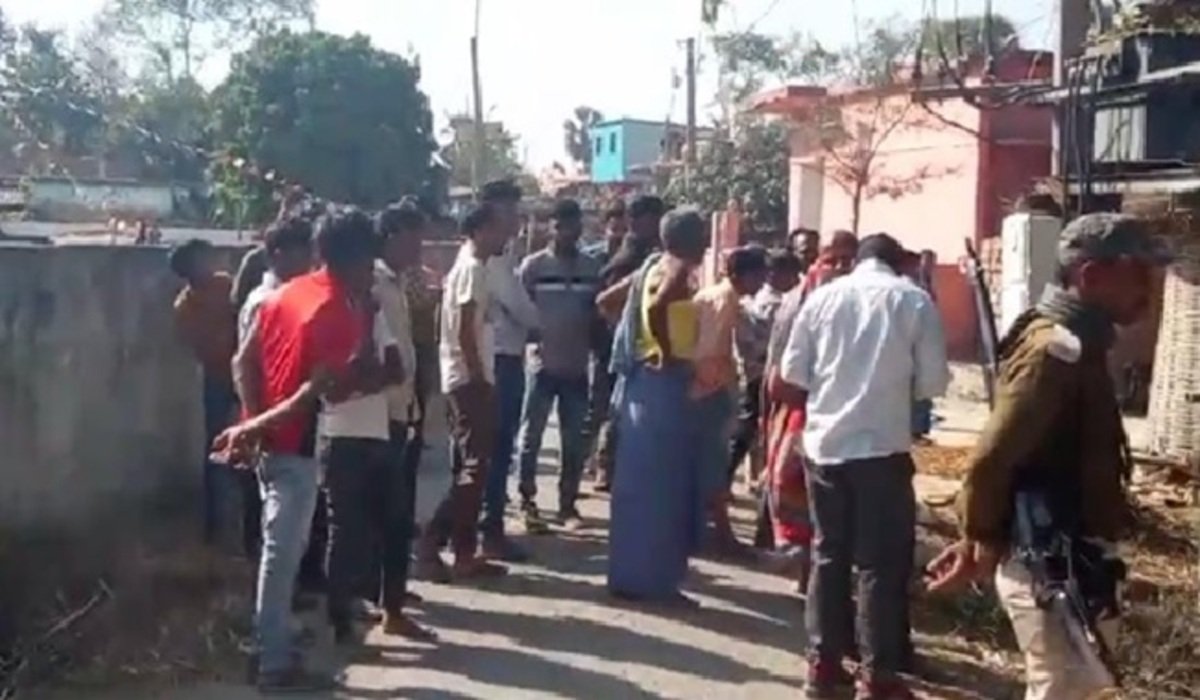 Hajipur News: हाजीपुर में लड़की का शव कब्र से निकाला गया, हत्या के आरोप ने मचाई हलचल