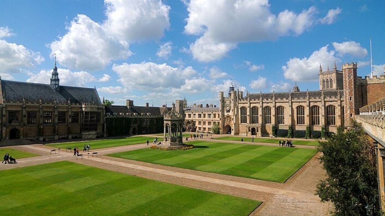 Cambridge University में पढ़ाई के खर्च का खुलासा, भारतीय छात्रों के लिए अहम जानकारी