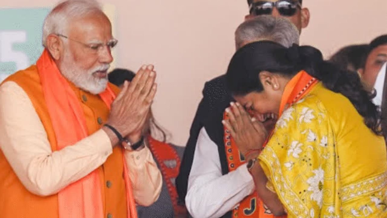 Rekha Gupta on PM Modi: शपथ ग्रहण से पहले रेखा गुप्ता का PM मोदी पर भावुक बयान